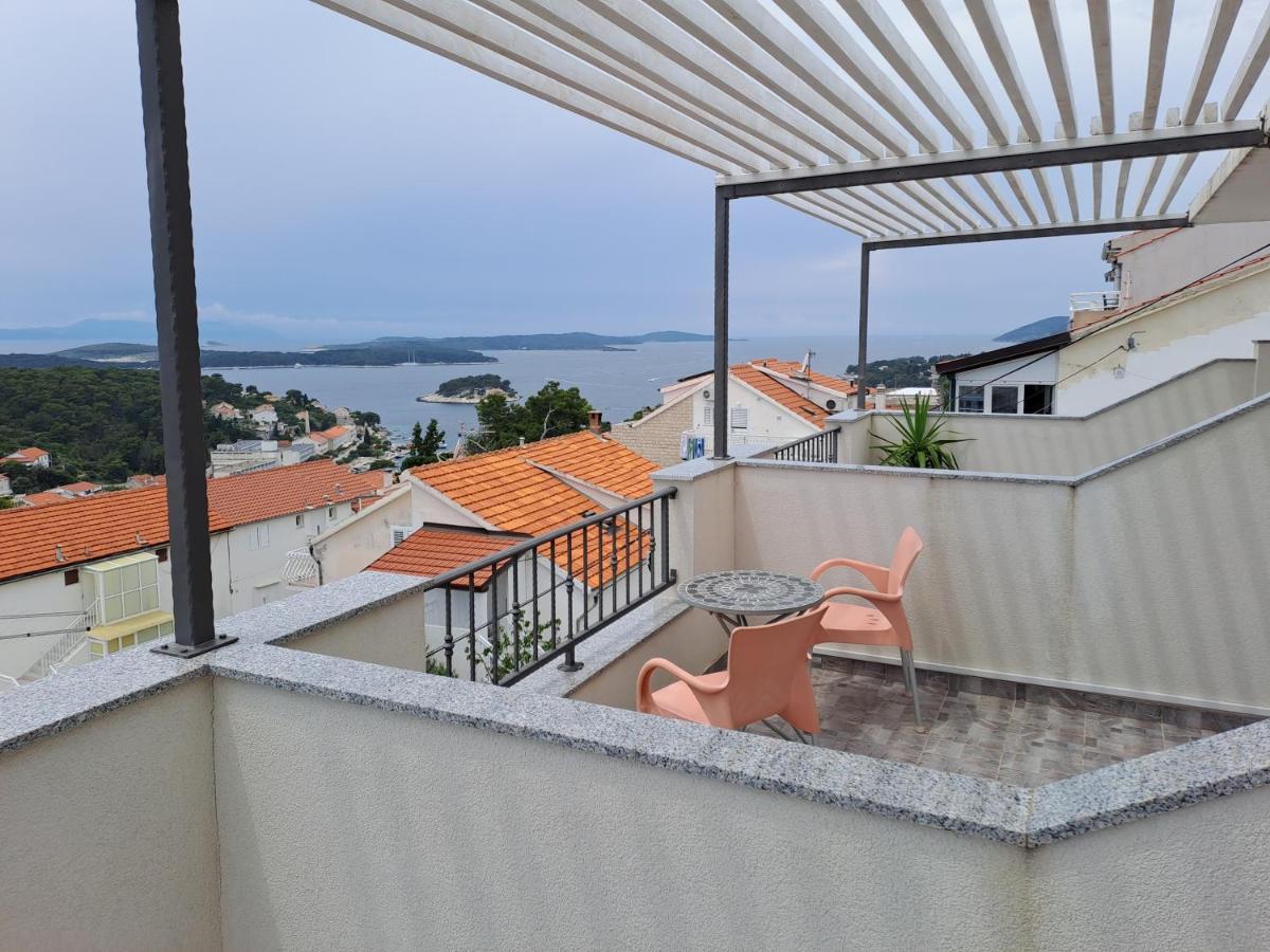 Benjak Apartments Đảo Hvar Ngoại thất bức ảnh